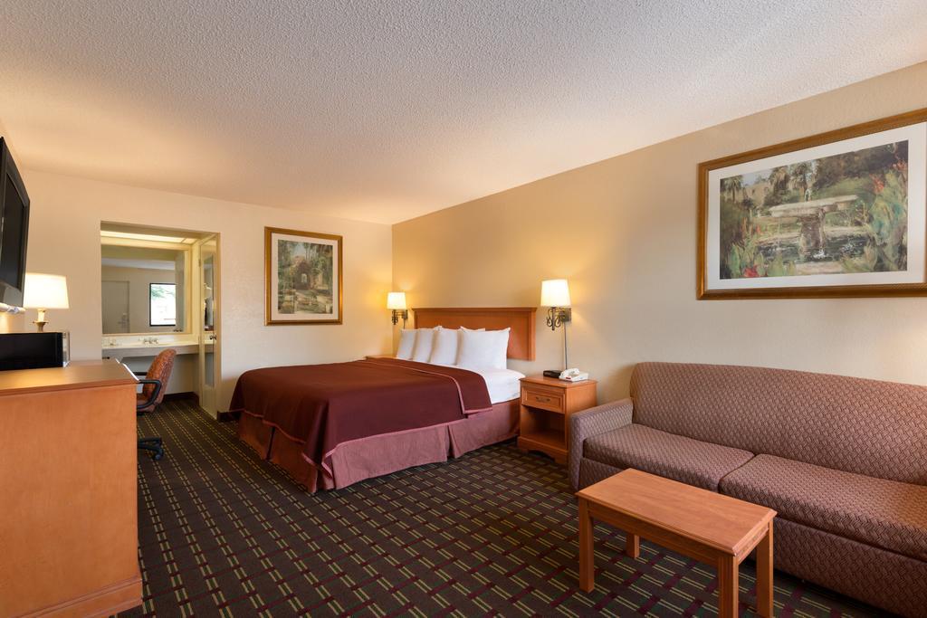 Rodeway Inn Port Richey North Екстериор снимка