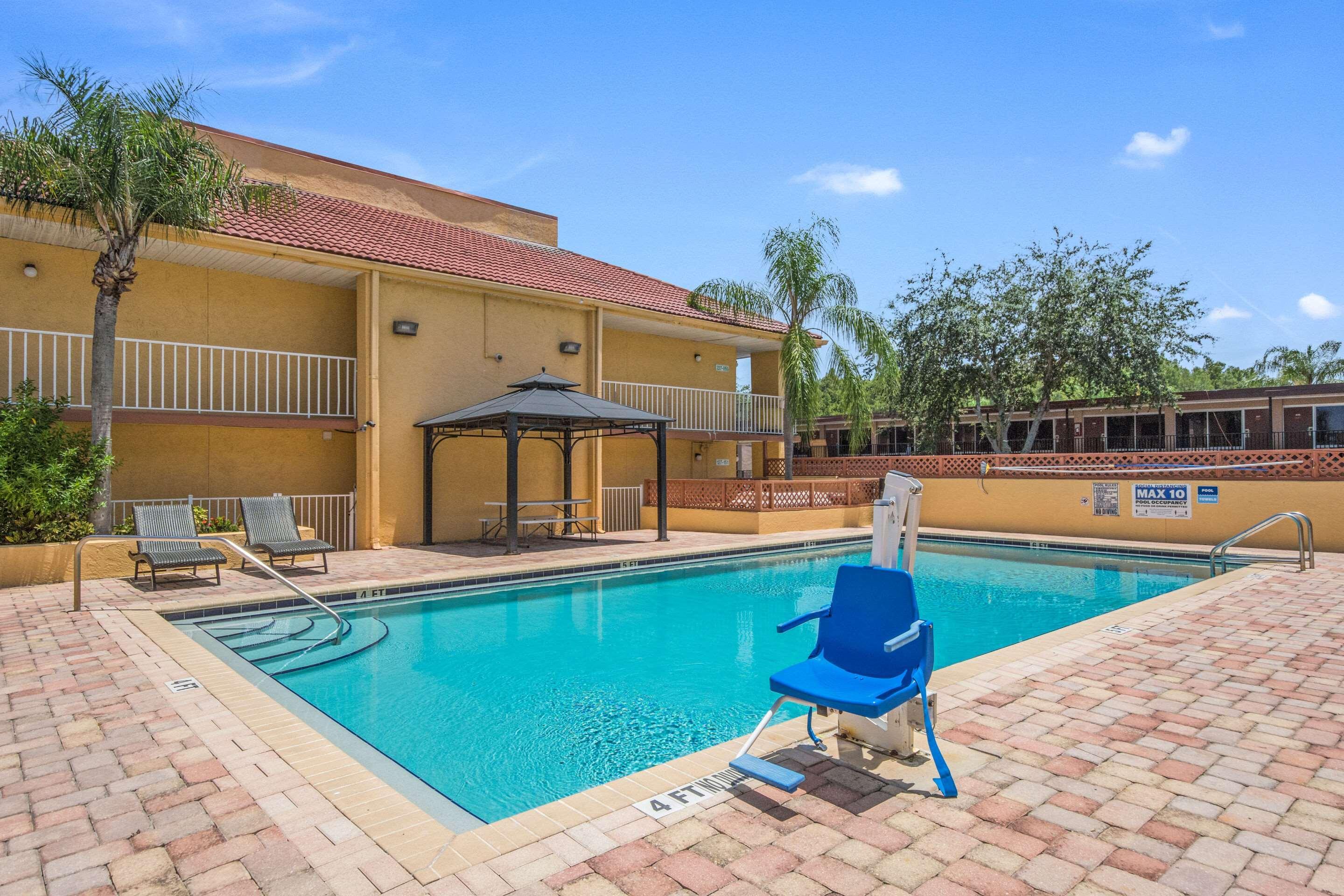 Rodeway Inn Port Richey North Екстериор снимка